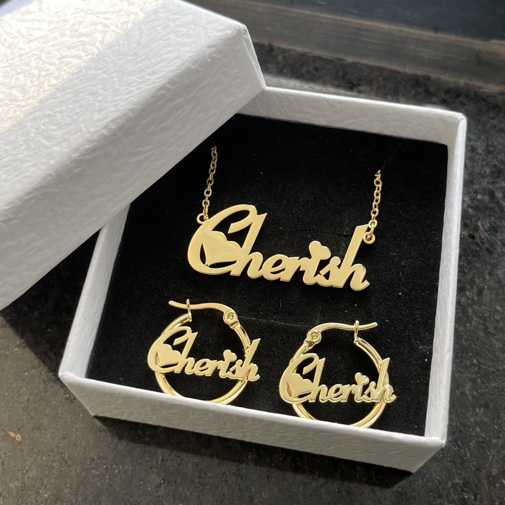 Engraved Name Necklace - Zestaw biżuterii na zamówienie z kolczykiem