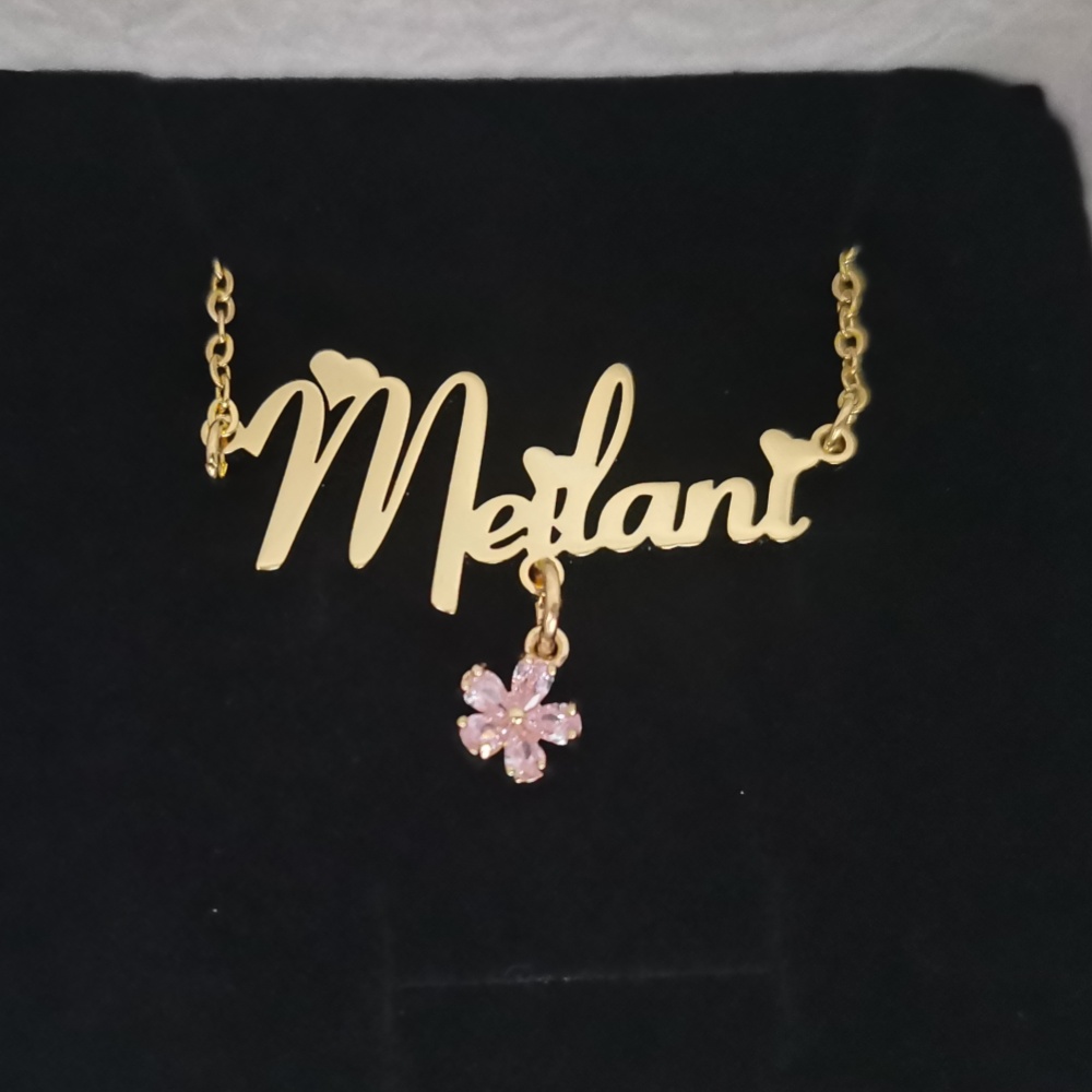 LeeChee kwiat cyrkon mały wisi – Engraved Name Necklace recenzja i cena